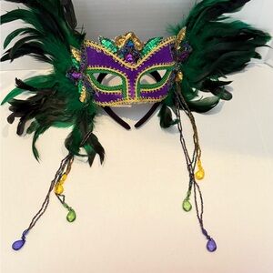 Vibrant Feathered Masquerade Mask